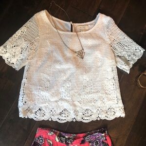 WHITE LACE TOP